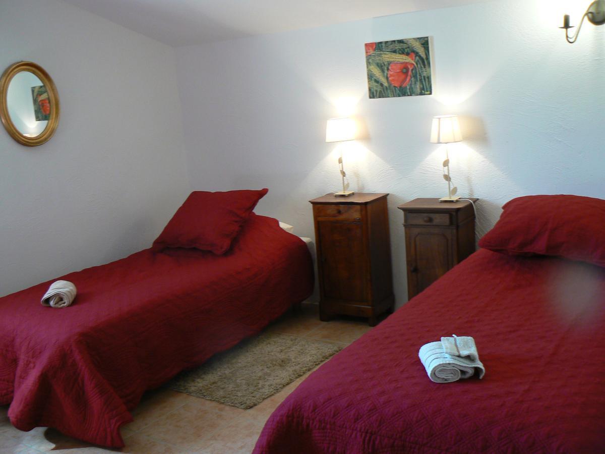 Chambres D'Hotes De La Verrerie Lioux Экстерьер фото