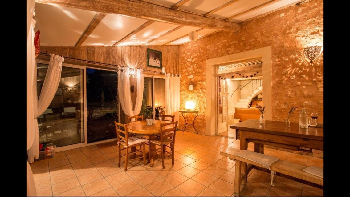 Chambres D'Hotes De La Verrerie Lioux Экстерьер фото