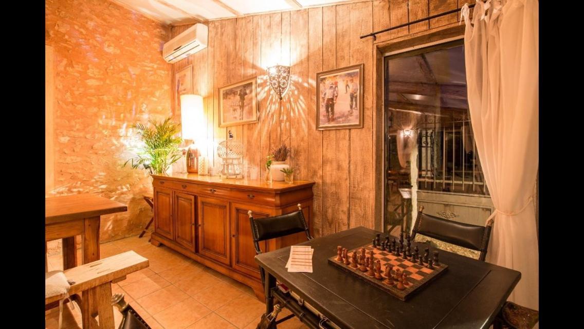 Chambres D'Hotes De La Verrerie Lioux Экстерьер фото